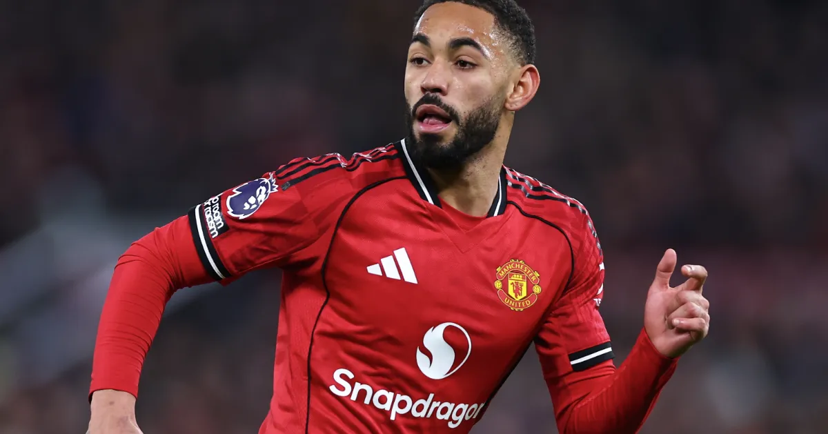 Premier League Showdowns: Title Race & Relegation Battles